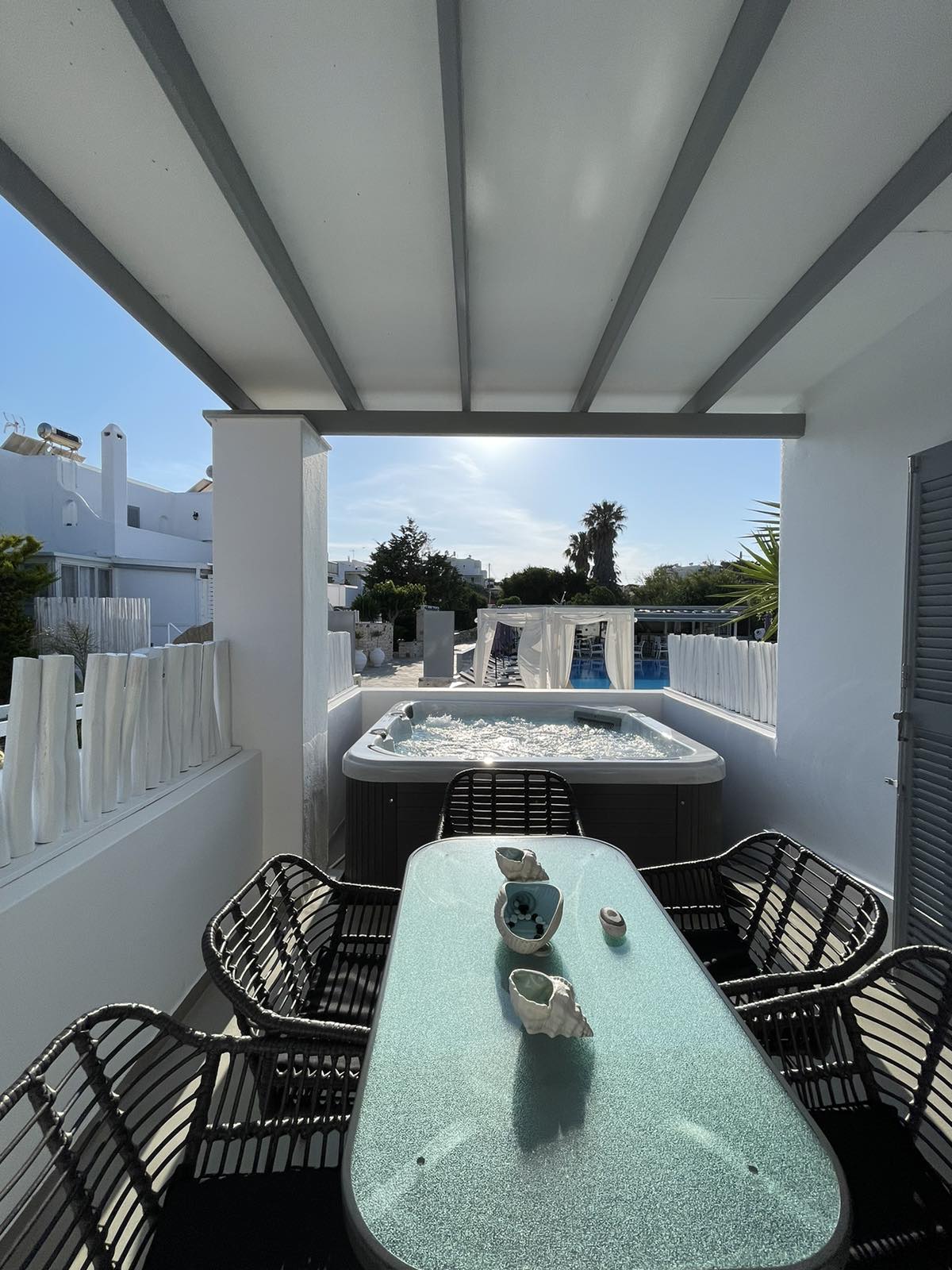 Familly-Suite-with-Jacuzzi-and-Pool-View-balcony-13
