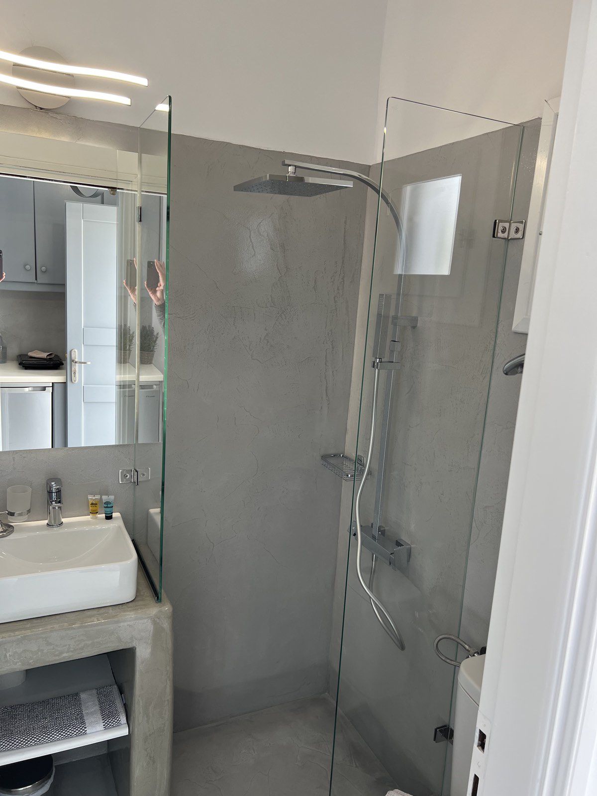Deluxe-Single-Room-with-Garden-view-Bathroom-2-1