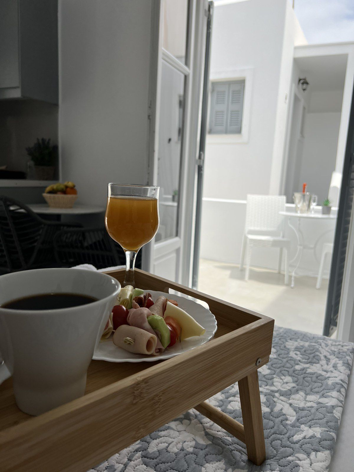 Deluxe-Single-Room-with-Garden-view-Bedroom-4-1