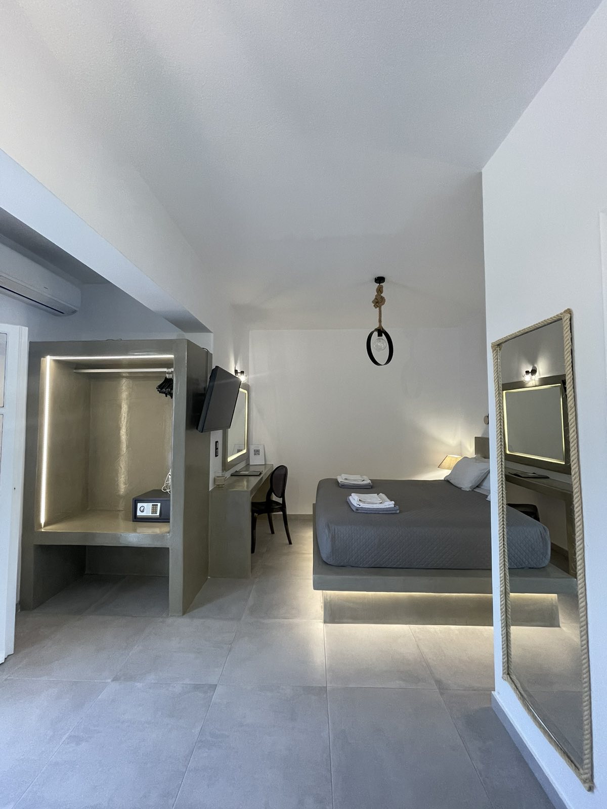 LUXURY Double room with Sea view bedroom 11