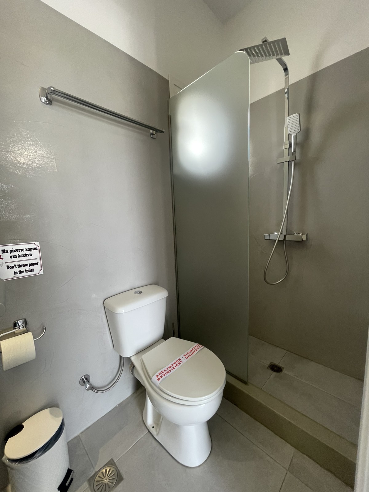 ROOM 11 BATHROOM 2