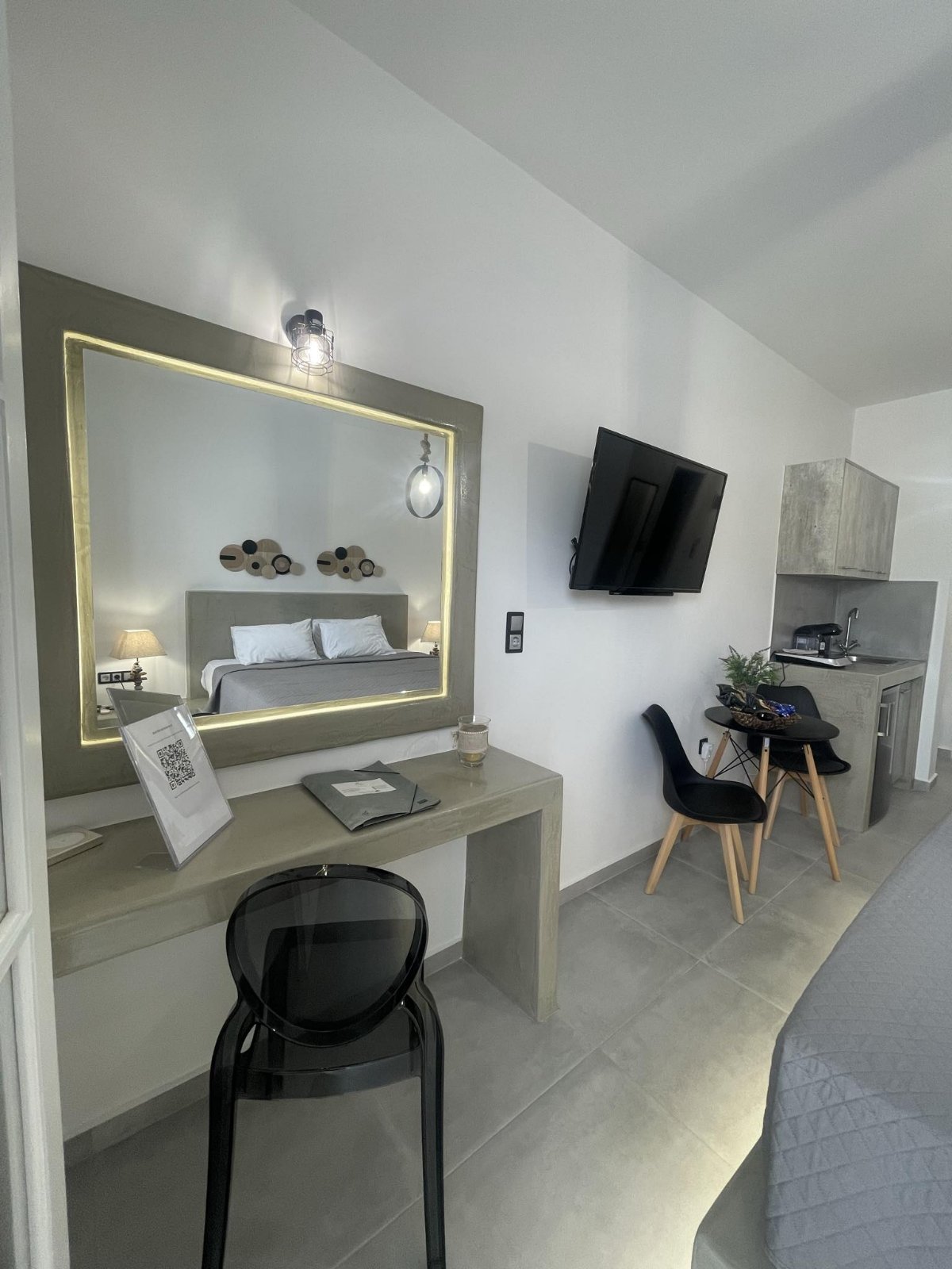 ROOM-6