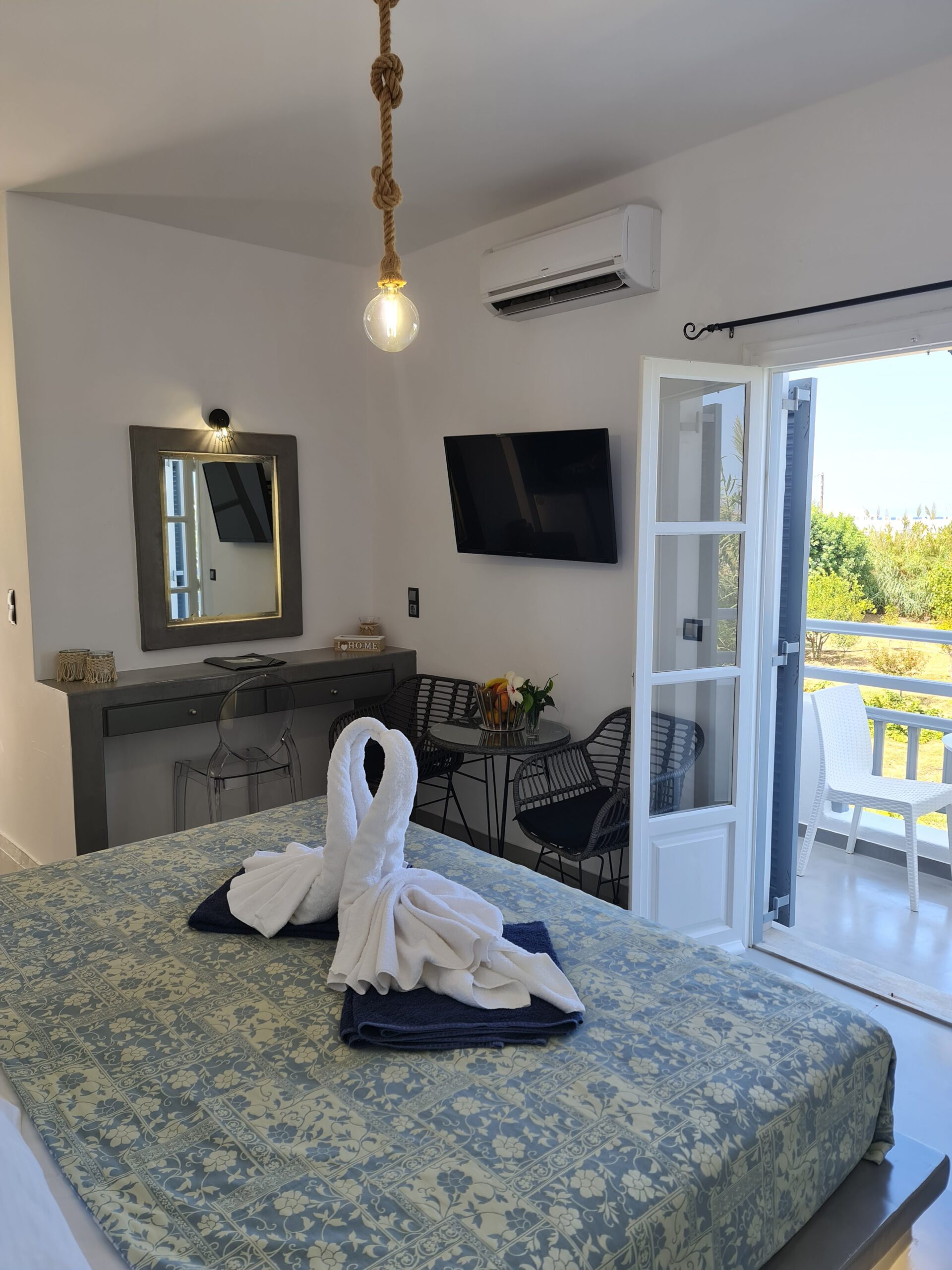 Superior-Double-room-with-Garden-view-bedroom-3-scaled