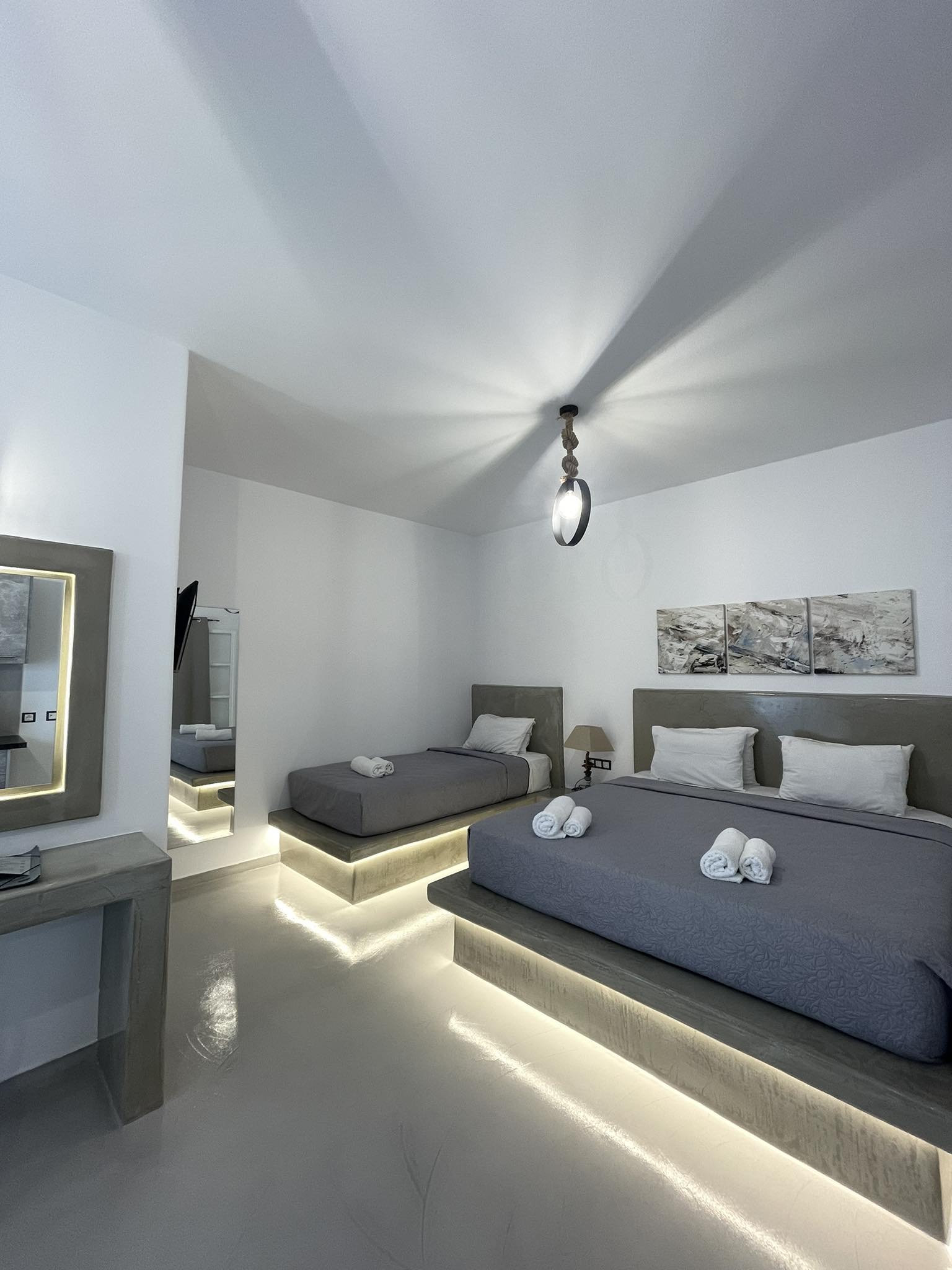 Superior-Triple-room-with-Pool-view-bedroom-3