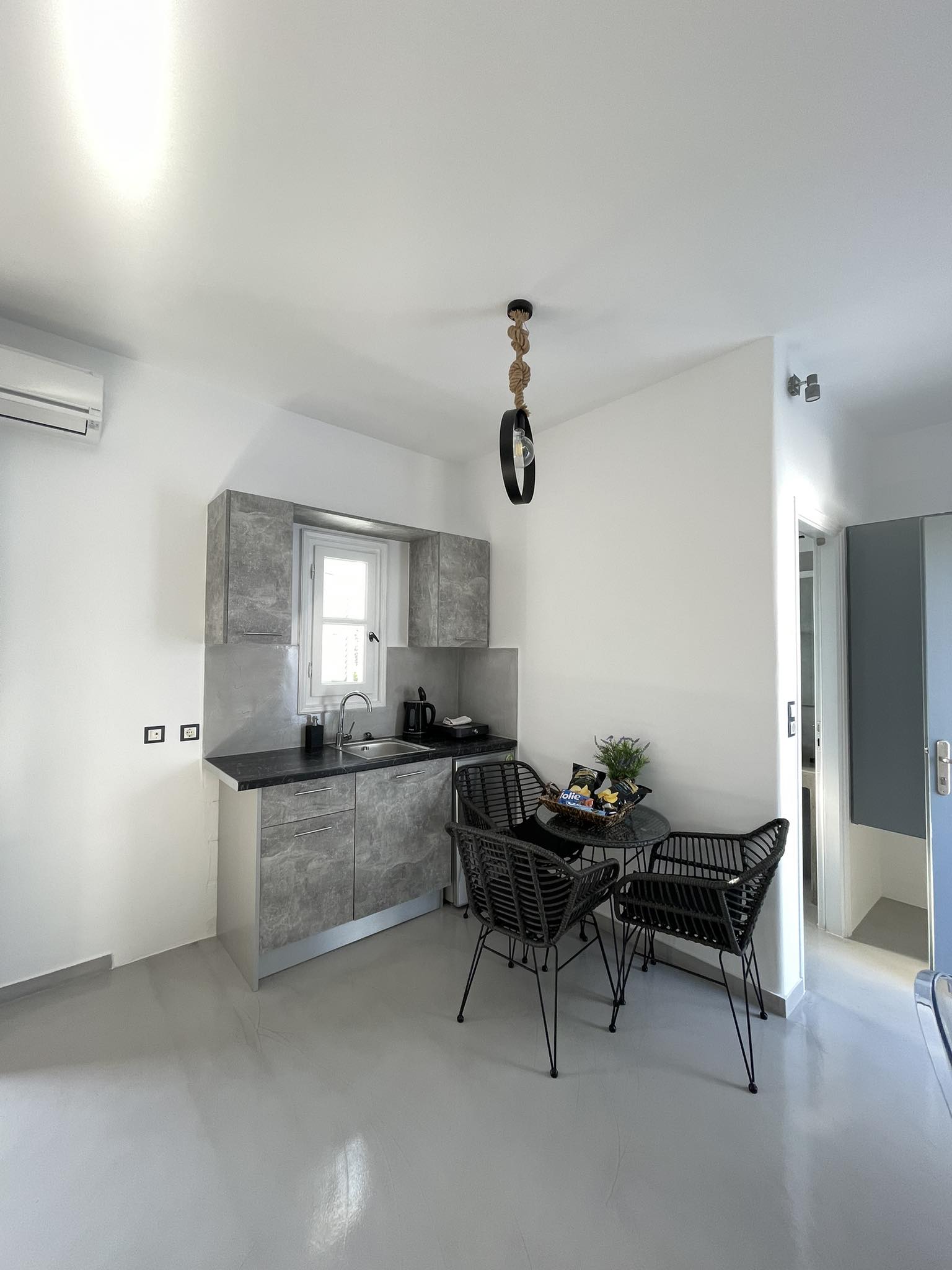 Superior-Triple-room-with-Pool-view-kitchen-6