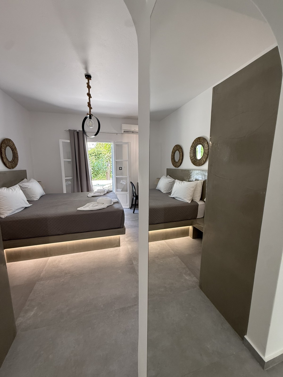 ROOM 7 (3)