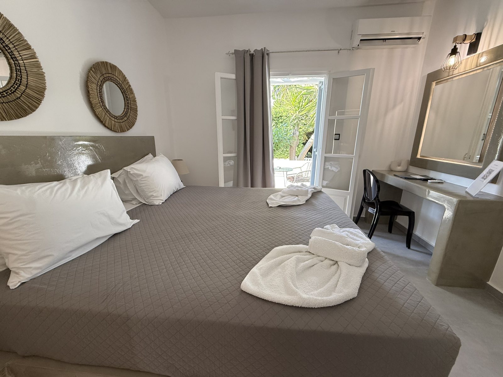ROOM 7 (4)