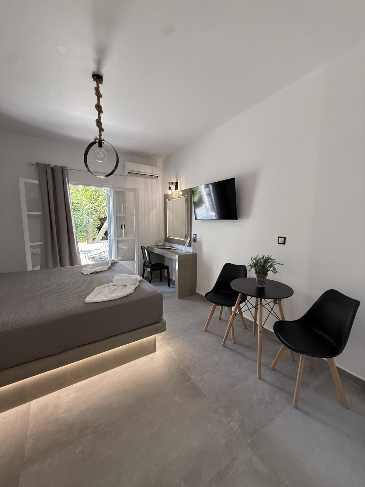 ROOM 7 (6)
