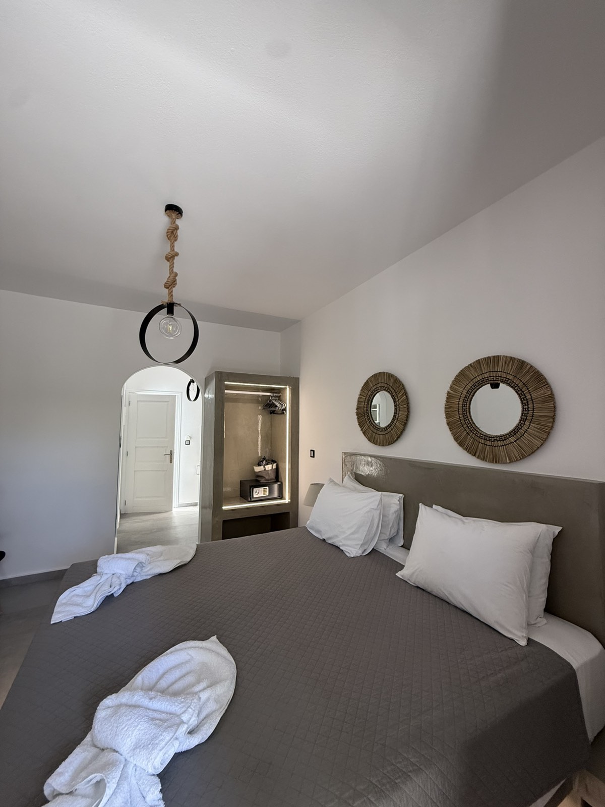 ROOM 7